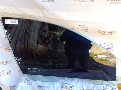 Vidro Porta Dianteira Direita Ford Focus 01/..08  11496