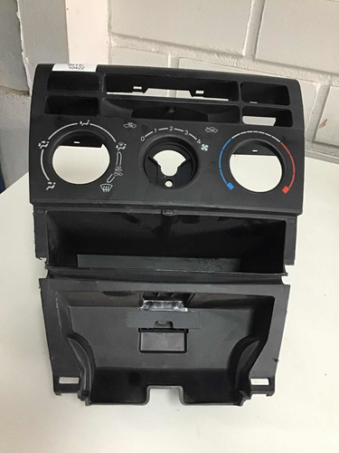 Moldura Painel Central Toyota Corolla 03/07 10422*