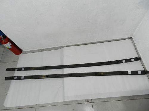 Par Friso Teto Gm Zafira 2.0 8v 2002 Com Detalhe