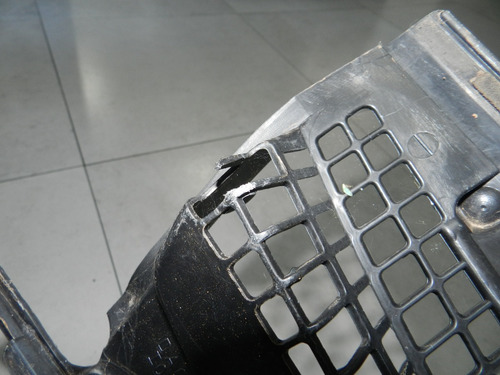 Grade Churrasqueira Citroen C5 03/08 C/ Detalhe 9653774877