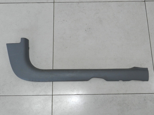 Acabamento Soleira Dianteira Direita Renault Clio 01 A 2004