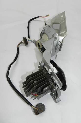 Carcaça Interna Farol Esquerdo Com Farol Milha Hilux 16/20