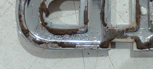 Emblema Porta Toyota Hilux 2005/15 754280k020 (r)