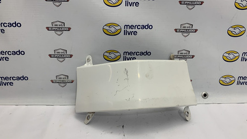 Moldura Inferior Lanterna Esquerda Toyota Corolla Xei 98/02