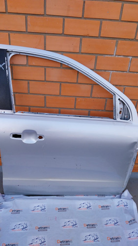 Porta Dianteira Lado Direito Ranger 13/21 4 Pts Detalhe