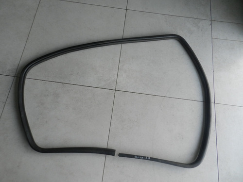 Borracha Carroceria Dianteira Esquerda Fiat Palio Fire 96/06