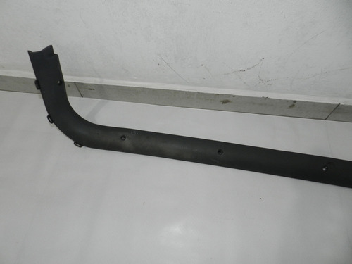 Soleira Porta Dianteira Direita Escort Logus 93/96 Detalhe