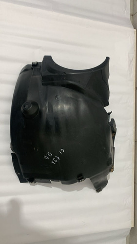 Para-barro Dianteiro Direito Parte Central C180k 01/07