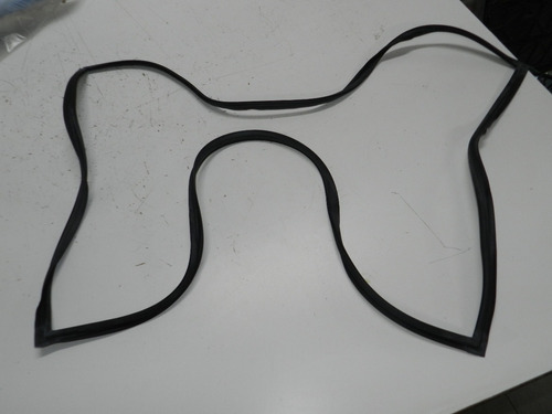 Borracha Vidro Vigia Traseiro Gm Corsa Sedan 02/12 93303937
