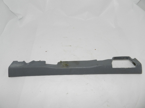 Moldura Lateral Banco Traseiro Esq. Vectra 06/11 C/detalhe