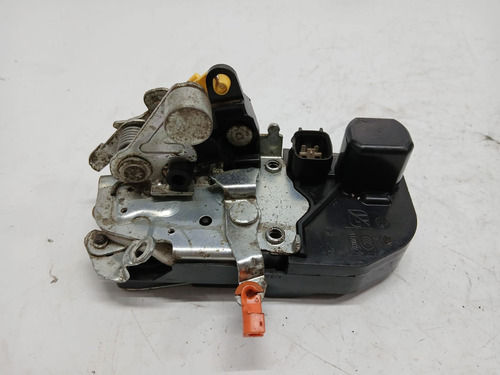 Fechadura Dianteira Esquerda Chrysler Pt Cruiser 2005 A 09