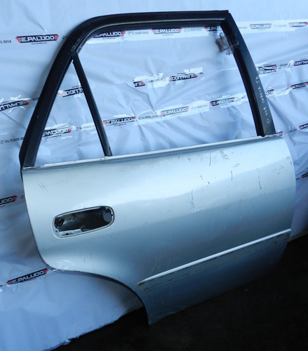 Porta Traseira Direita Toyota Corolla Xei 98/02 Com Detalhe