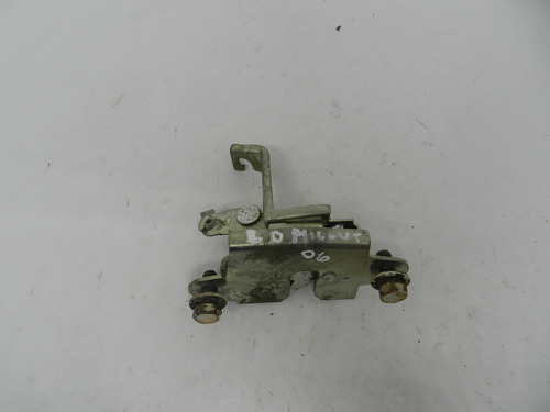Fechadura Tampa Caçamba Lado Esquerdo Toyota Hilux 06/12