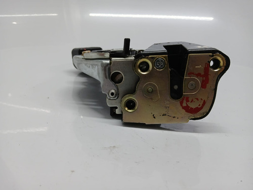 Fechadura Da Porta Traseira Direita Gm Tracker 1999 A 2009
