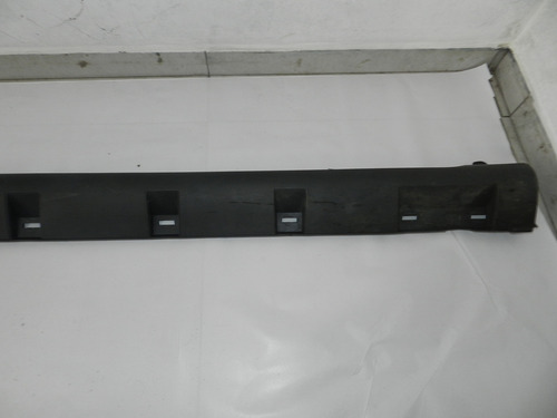 Spoiler Lateral Esquerdo Sandero Stepway 08/13 Com Detalhe