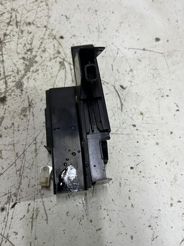Fechadura Porta Dianteira Direita Renault Sandero 2016 2021