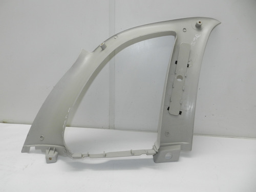 Acabamento Lateral Lado Direito Corsa Milleniun Hatch 01/10