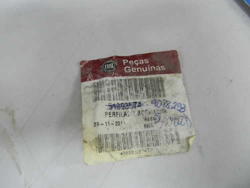 Borracha Lado Direito Uno Nova Fiorino 2p 11/14 51893574