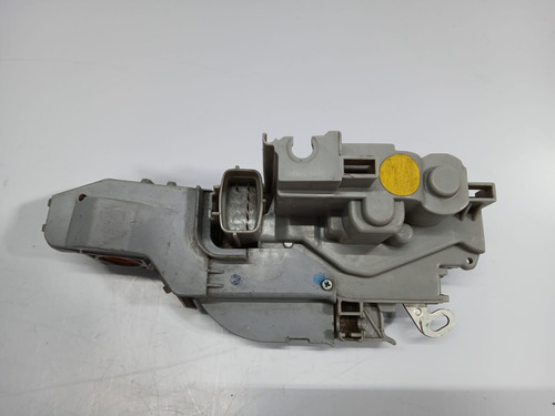 Fechadura Da Porta Dianteira Direita Fiat Bravo 2011 A 2016