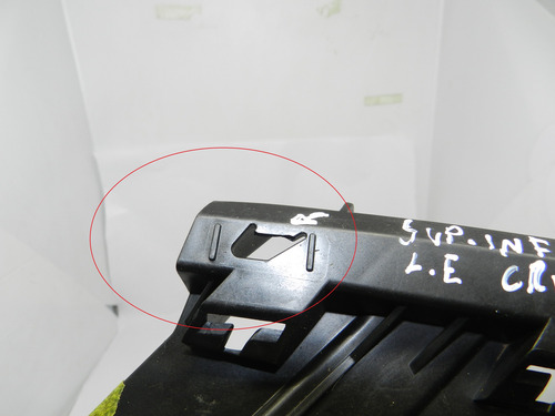 Guia Suporte Inferior Farol Esquerdo Cruze 12/16 Com Detalhe