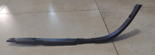Guia Para-choque Traseiro Esquerdo Gm Corsa Sedan 2002/2012