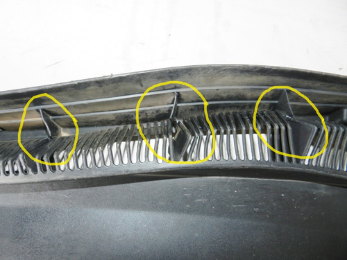 Grade Churrasqueira Lado Direito Ford Fiesta 09/12 C/detalhe