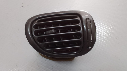 Difusor Ar Esquerdo Peugeot 206 - 2005. 23469