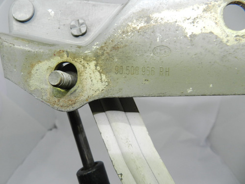 Dobradiça Capô Lado Direito Gm Vectra 1997 A 2005 90508956