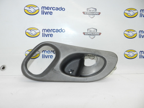 Moldura Interna Maçaneta Traseira Esquerda Mondeo 98 Detalhe