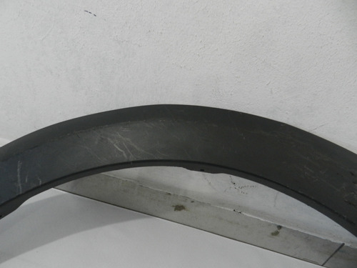 Moldura Para-lama Tras Direito Renault Sandero 08/15 Detalhe