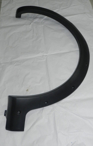 Moldura Para-lama Dianteiro Esquerdo Fiat Strada 2005 A 2008