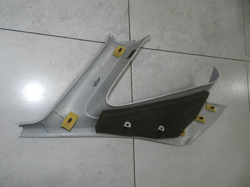 Moldura Coluna Traseira Direita Ford Focus 1999 2000 A 2004