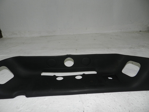 Pisante Para-choque Traseiro 1500 2500 3500 02/09 Detalhes
