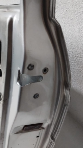 Porta Dianteira Direita Ford Escort Europeu 93/96 Detalhe