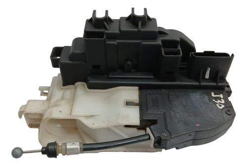 Fechadura Da Porta Dianteira Direita Hyundai I30 2009 A 2012