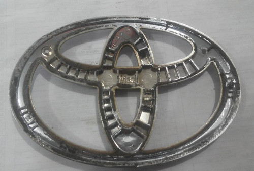 Emblema Logo Tampa Traseira Toyota Corolla 09/13 Paralelo