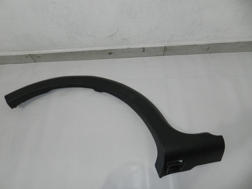 Moldura Para-lama Tras Direito Renault Sandero 08/15 Detalhe