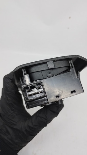 Botão Comando Vidro Traseiro Esquerdo Gm Omega Cd 06/12