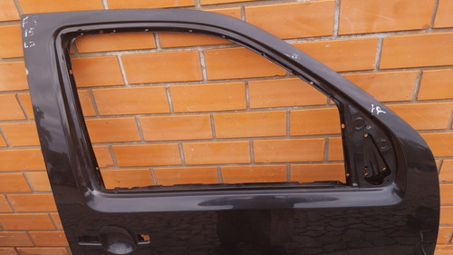 Porta Dianteira Direita Nissan Frontier 08/14 Detalhe