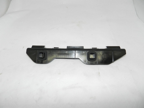 Guia Para-choque Traseiro Lado Esquerdo Toyota Corolla 03/08