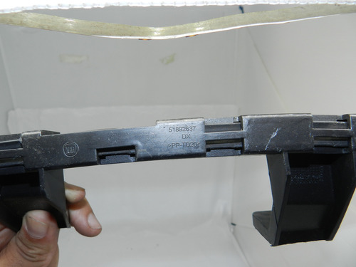 Guia Vidro Traseiro Direito Fiat Grand Siena 12/18 51892637