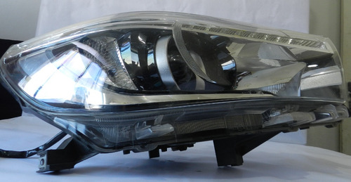 Farol Direito Com Led Xenon Toyota Hilux Srx 15/21 Detalhe