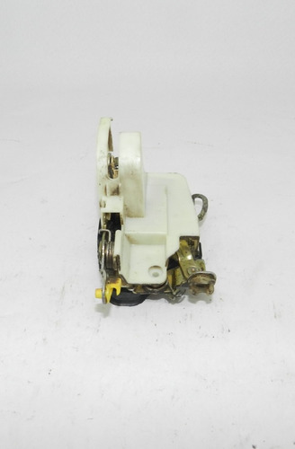Fechadura Manual Dianteira Direita Gm Corsa 94/10 90451282
