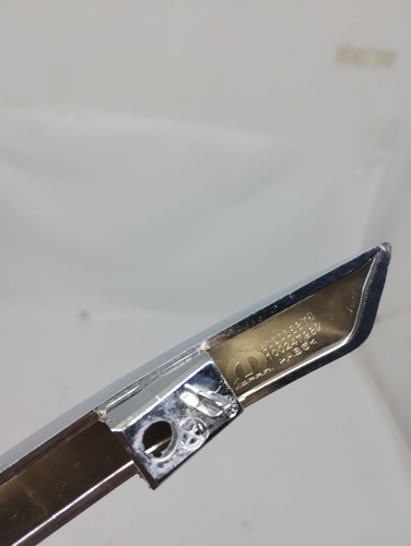 Moldura Cromada Grade Dianteira Lado Esquerdo Cronos 18/22