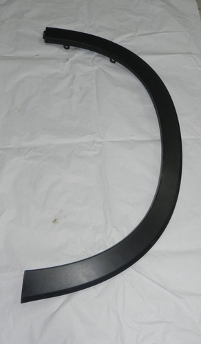 Moldura Para-lama Dianteiro Direito Honda Hrv 15/20 Detalhe