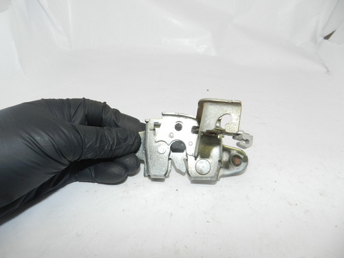 Fechadura Tampa Caçamba Lado Direito Toyota Hilux 06/12