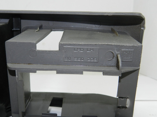 Difusor Ar Esquerdo Gm Astra 1999 2000 2001 A 2008 90560336