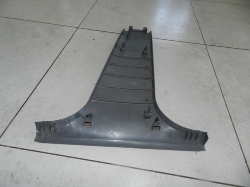 Moldura Coluna Central Inferior Esquerda Ford Focus