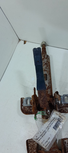 Suporte Pinça De Freio Lado Direito Hyundai Hr 10/15 (vj)