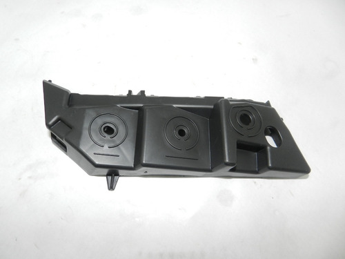 Guia Para-choque Dianteiro Esquerdo Gm Cobalt 12/16 52034295